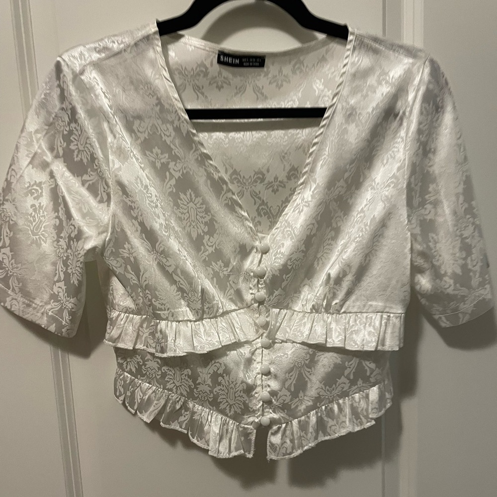 White lace patterned crop top